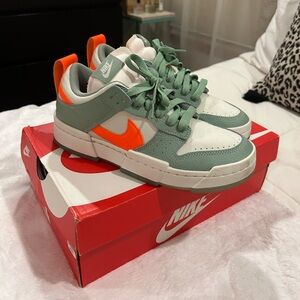 Nike Women's Green and Orange Sneakers
